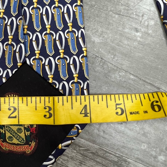 Gucci Navy w/ Gold, Blue & Grey Horse Bit Link Pattern Silk Tie - Picture 5 of 5